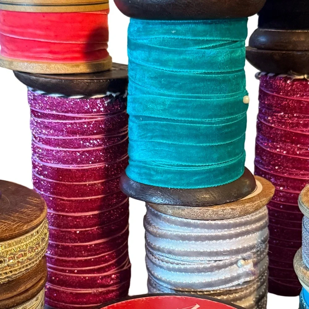 Martha Stewart + Other Brands Pre-Loved Wood Spools Velvet & Glitter Ribbons - Picture 5 of 10
